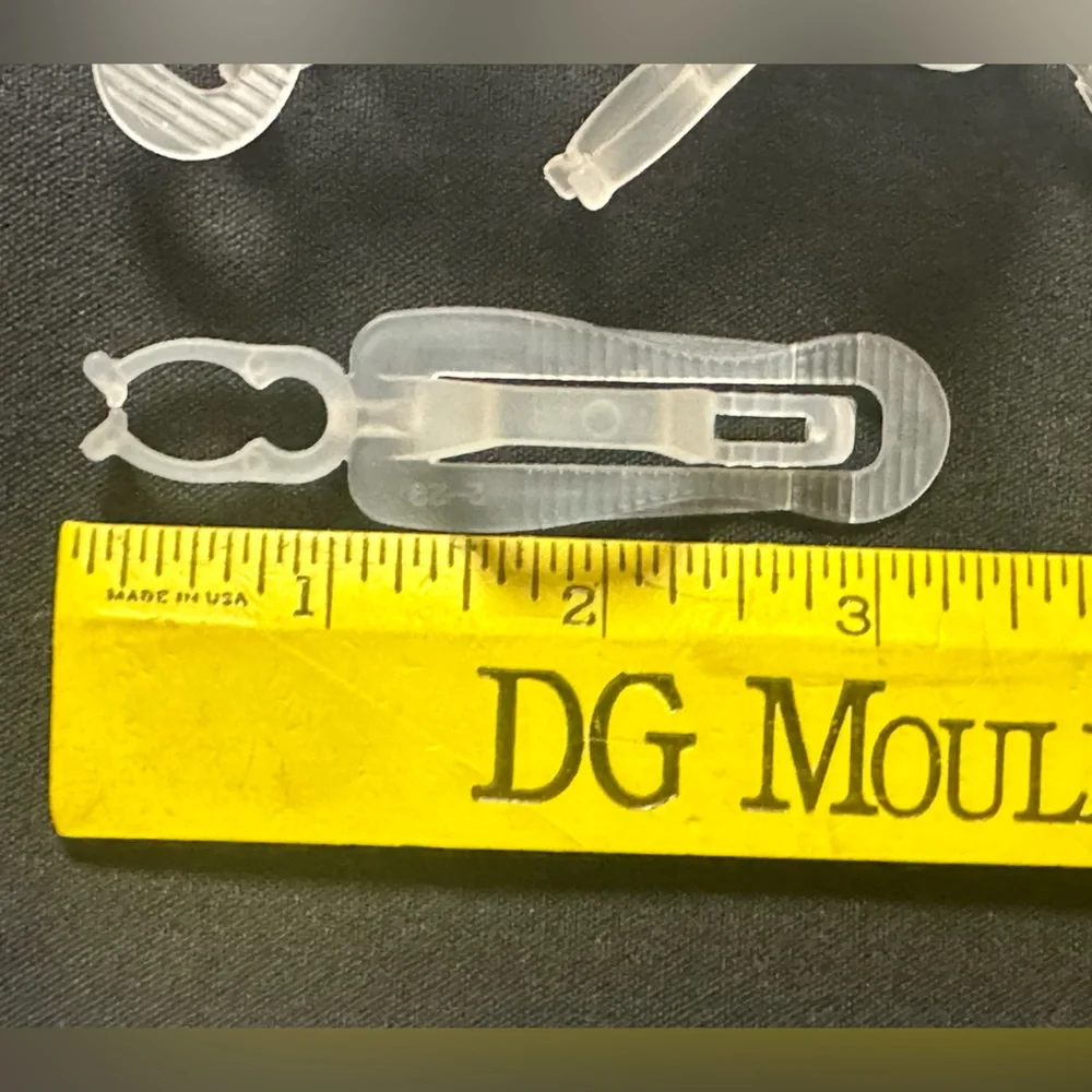 🌸 $3 if bundled Universal Light Clips for gutters shingles & tile 100 Clips NWT